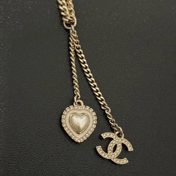 Crystal Pearl CC Heart Drop Necklace Gold White - Picture 8 of 16